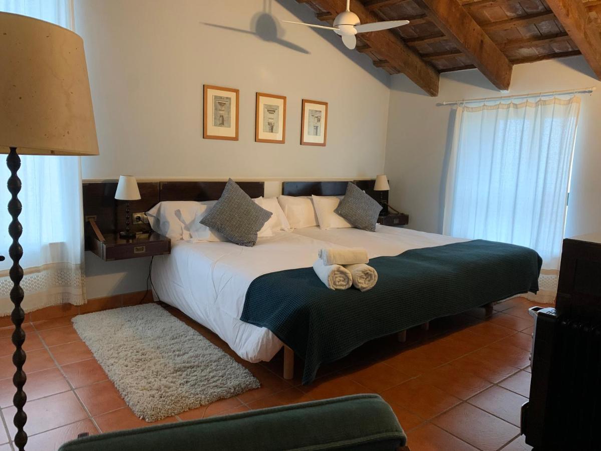 Can Ballus Bed&Breakfast Tiana ภายนอก รูปภาพ